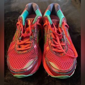 Brooks Adrenaline GTS 15 pink blue‎ yellow running tennis shoes, size 9